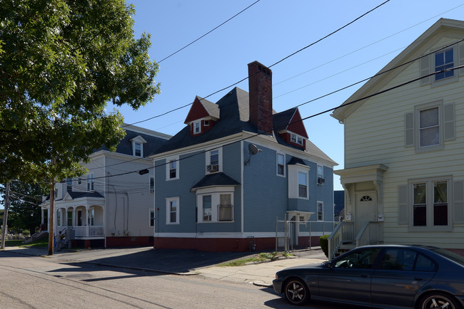 10 Hawthorne St in Providence, RI - Building Photo - Building Photo