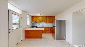39 Hi?aloa St in Honolulu, HI - Building Photo