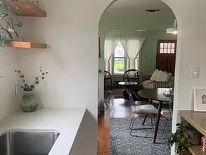 1726 W 70th St in Los Angeles, CA - Building Photo - Building Photo