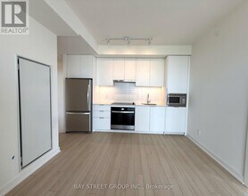 3071 Trafalgar Rd in Oakville, ON - Building Photo - Building Photo