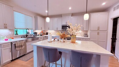 1580 Blue Moon Ln in Roseville, CA - Building Photo - Building Photo