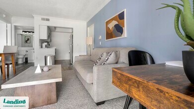 1000 Marlin Lakes Cir, Unit 1114 in Sarasota, FL - Building Photo - Building Photo