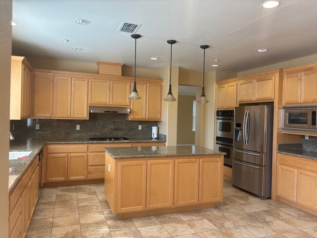 2308 Windy Springs Ln in Brentwood, CA - Building Photo - Building Photo