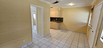 2211 Lincoln St in Hollywood, FL - Building Photo - Building Photo