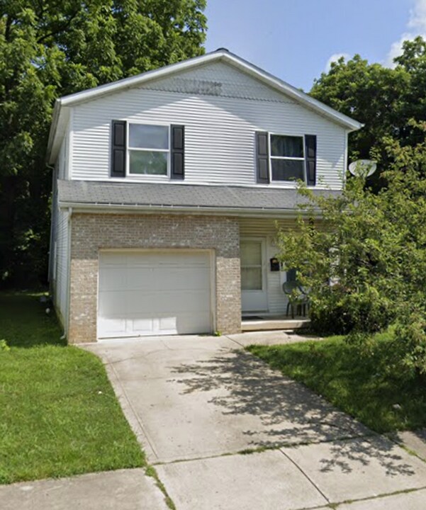 616 W Grand Ave in Springfield, OH - Building Photo