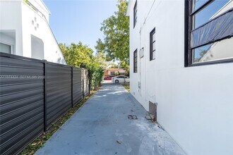 3665 SW 16th St in Miami, FL - Building Photo - Building Photo