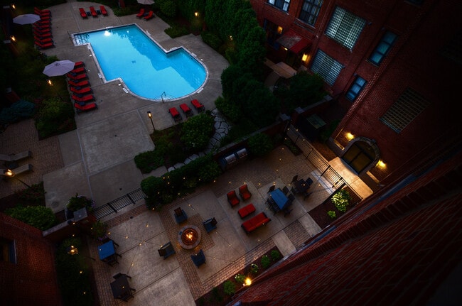 Ovaltine Court in Villa Park, IL - Building Photo - Building Photo