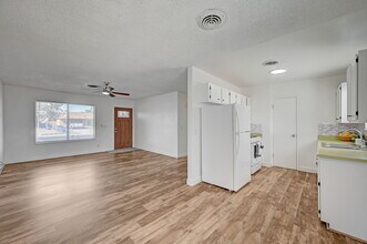 4047 Maple Hill Rd in Las Vegas, NV - Building Photo - Building Photo