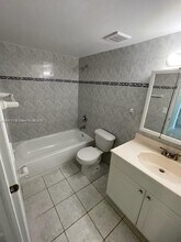10303 NW 9th St Cir in Miami, FL - Building Photo - Building Photo