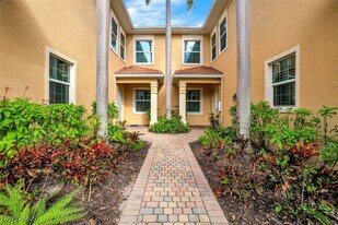 6029 Trophy Dr in Naples, FL - Building Photo