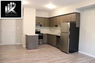 143 Bloor St W in Oshawa, ON - Building Photo - Building Photo