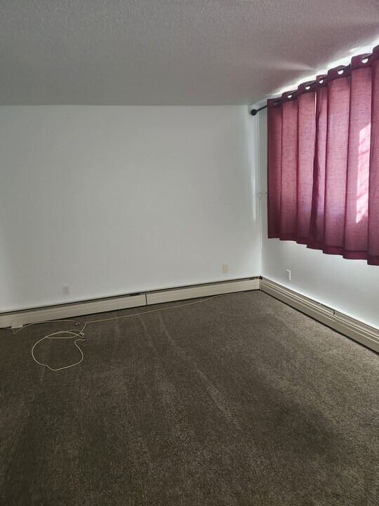 3607 118 Ave NW in Edmonton, AB - Building Photo