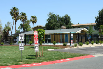 Lakeside Apartments in Concord, CA - Building Photo - Building Photo