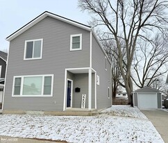 22001 Lakeview St in St. Clair Shores, MI - Building Photo