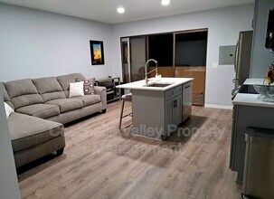 5300 E Waverly Dr in Palm Springs, CA - Building Photo - Building Photo