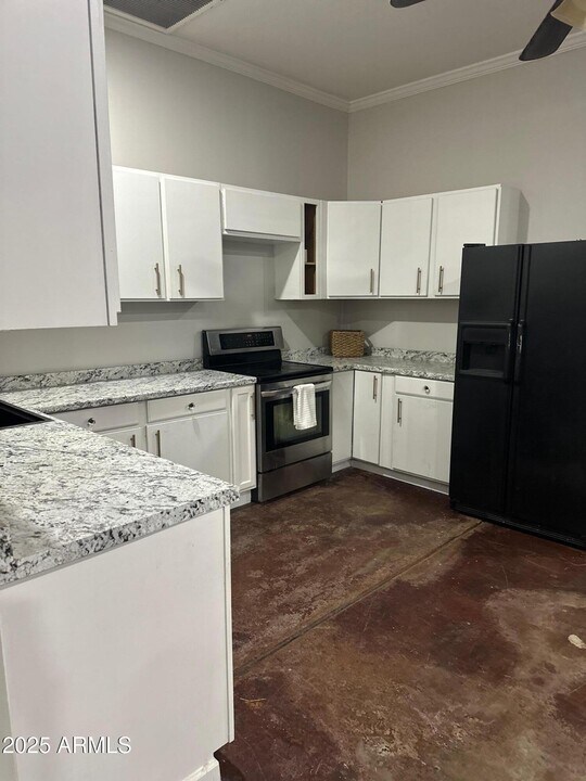 2266 E Willis Rd in Gilbert, AZ - Foto de edificio