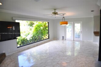 1 Balfour Rd E in Palm Beach Gardens, FL - Building Photo - Building Photo