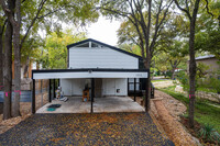 1913 Lightsey Rd in Austin, TX - Foto de edificio - Building Photo