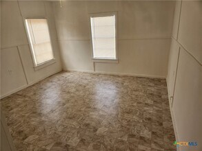 1102 W Central Ave in Temple, TX - Building Photo - Building Photo