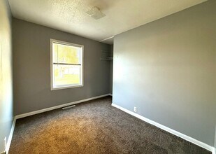 2808 8th Ave in Council Bluffs, IA - Building Photo - Building Photo