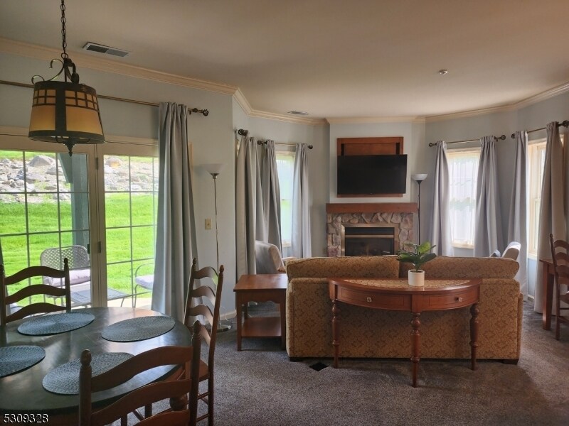 2-13 Maple Cres in Vernon, NJ - Building Photo