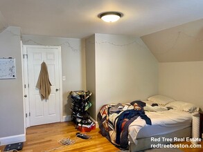 129 Brooks St, Unit 2 in Boston, MA - Foto de edificio - Building Photo