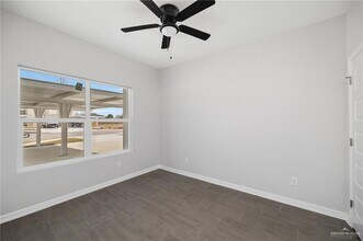 3813 N Mezcal Dr in Pharr, TX - Foto de edificio - Building Photo