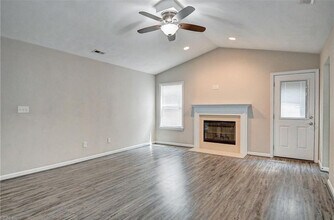 1106 Eaglewood Dr in Virginia Beach, VA - Building Photo - Building Photo