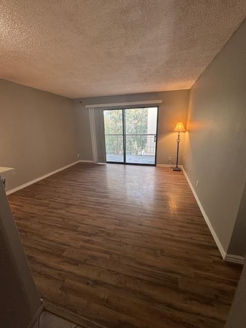 300 N Civic Dr in Walnut Creek, CA - Building Photo