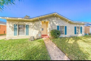 9202 Leader St in Houston, TX - Building Photo