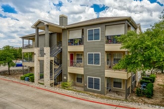Stoneleigh Condominiums in Austin, TX - Building Photo - Building Photo