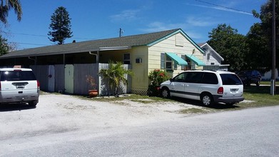 Sixplex at the Beach in Madeira Beach, FL - Building Photo - Building Photo