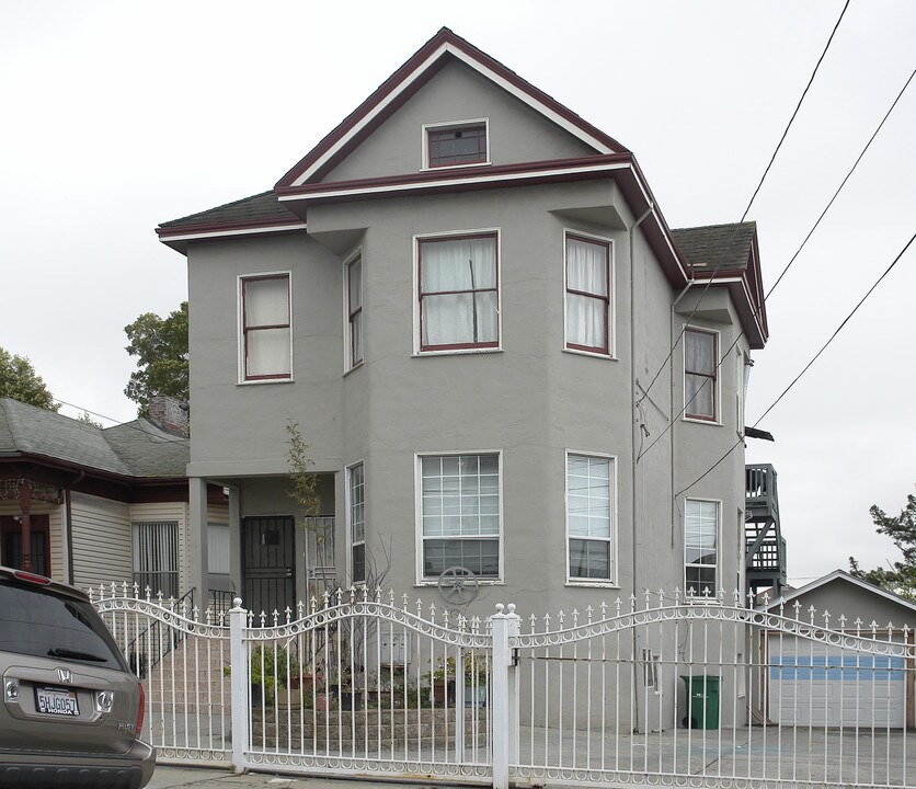 1906 24th Ave in Oakland, CA - Building Photo