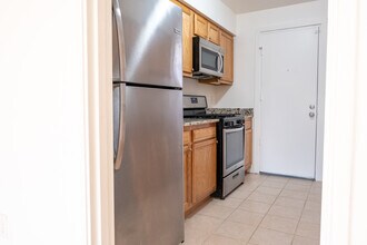 2027 Barlowe Pl in Landover, MD - Foto de edificio - Building Photo