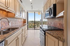 3673 Yacht Club Dr in Aventura, FL - Building Photo - Building Photo