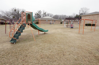 West Hylands Apartments in Athens, TX - Foto de edificio - Building Photo