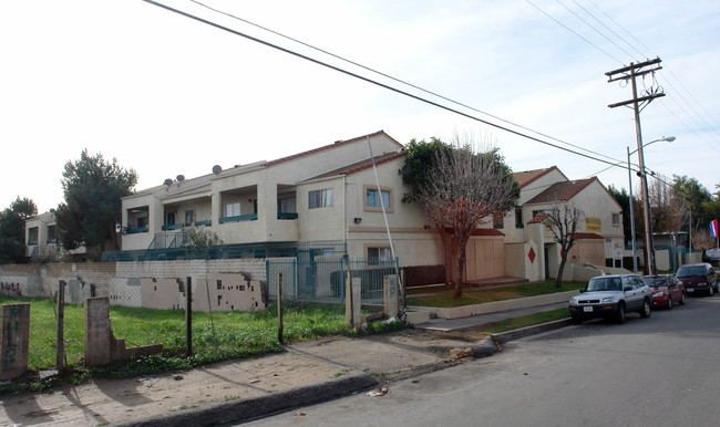 Lakeshore Apartments in Pacoima, CA - Building Photo - Building Photo