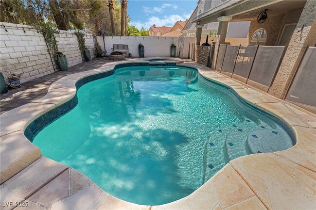 property at 3032 Pier Harbor Dr