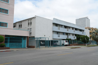 737 S Oxford Ave in Los Angeles, CA - Building Photo - Building Photo