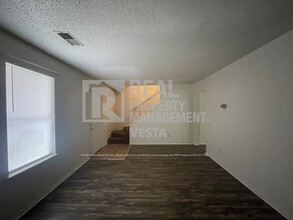 511 Maplewood Dr in Bonaire, GA - Building Photo - Building Photo