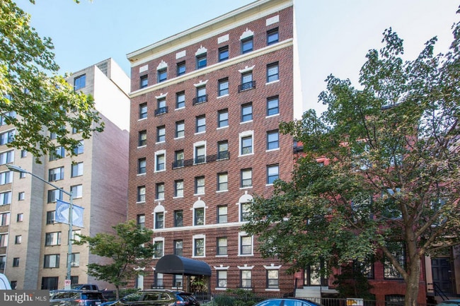 property at 1125 12th St NW