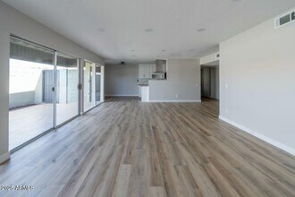 6767 N 7th St in Phoenix, AZ - Building Photo - Building Photo