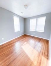 1227 Sea St in Quincy, MA - Building Photo - Building Photo