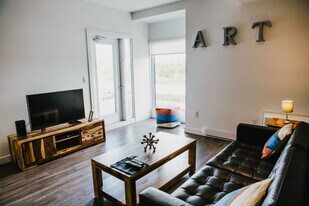 815 Sterling Lyon Pkwy in Winnipeg, MB - Building Photo