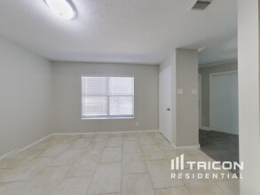 6854 Eden Grove Dr in Converse, TX - Foto de edificio - Building Photo