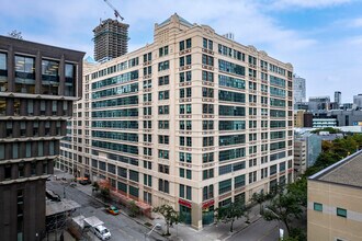 Merchandise Building in Toronto, ON - Building Photo - Building Photo