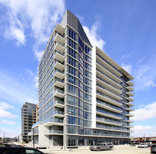 IQ Condos Phase 1 in Toronto, ON - Building Photo - Building Photo