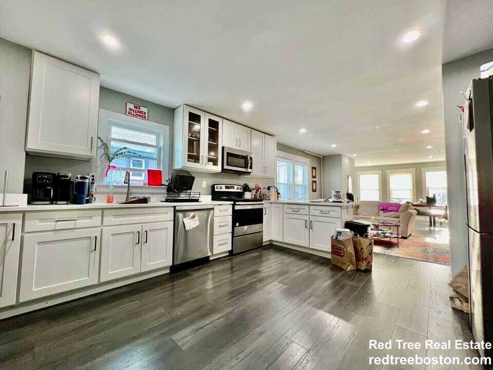 159 Hillside St, Unit 2 in Boston, MA - Foto de edificio