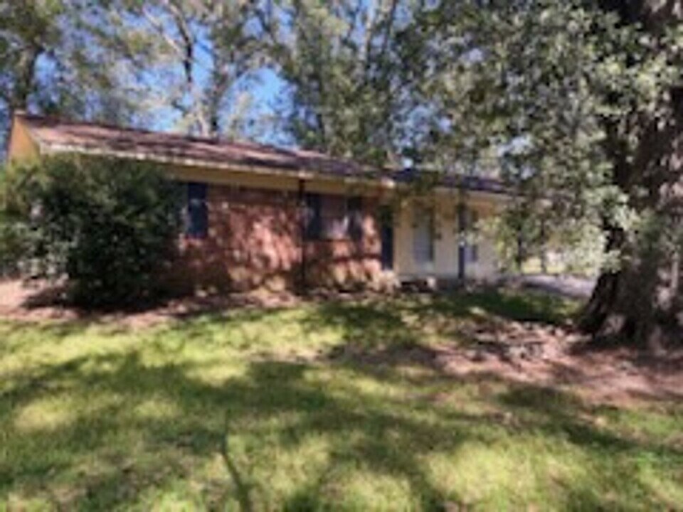 1954 Longwood Dr in Jackson, MS - Building Photo
