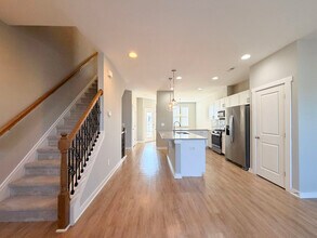 6623 Perry Creek Rd in Raleigh, NC - Foto de edificio - Building Photo